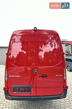 Грузовой фургон Mercedes-Benz Sprinter 2023 в 