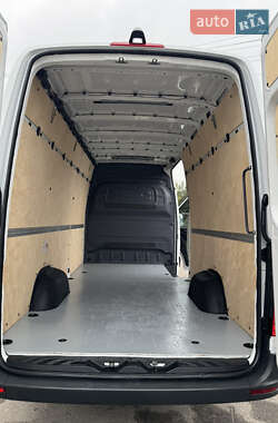 Грузовой фургон Mercedes-Benz Sprinter 2020 в 