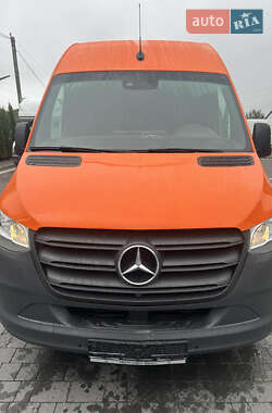 Грузовой фургон Mercedes-Benz Sprinter 2020 в 