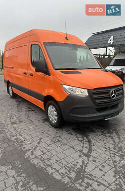 Грузовой фургон Mercedes-Benz Sprinter 2020 в 