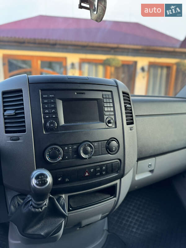 Вантажний фургон Mercedes-Benz Sprinter 2015 в Іршаві