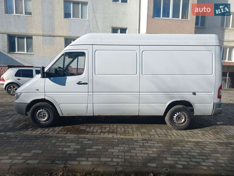 Грузовой фургон Mercedes-Benz Sprinter 2004 в Черновцах