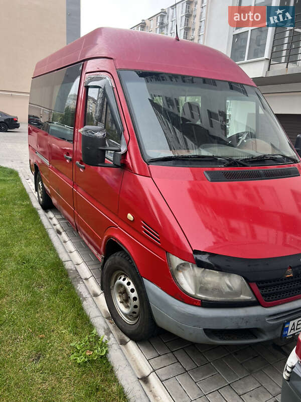 Вантажопасажирський фургон Mercedes-Benz Sprinter 2004 в Дніпрі фото Вантажопасажирський фургон Mercedes-Benz Sprinter 2004 в Дніпрі