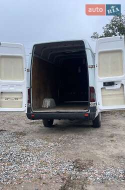 Грузовой фургон Mercedes-Benz Sprinter 2005 в  фото 8 Грузовой фургон Mercedes-Benz Sprinter 2005 в