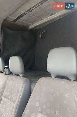 Грузовой фургон Mercedes-Benz Sprinter 2005 в  фото 12 Грузовой фургон Mercedes-Benz Sprinter 2005 в