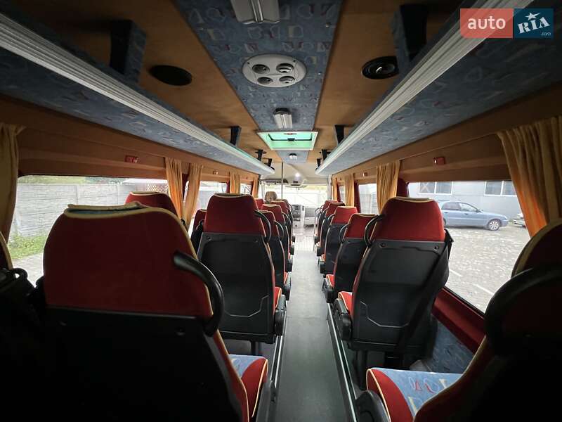 Туристический / Междугородний автобус Mercedes-Benz Sprinter 2012 в Хотине