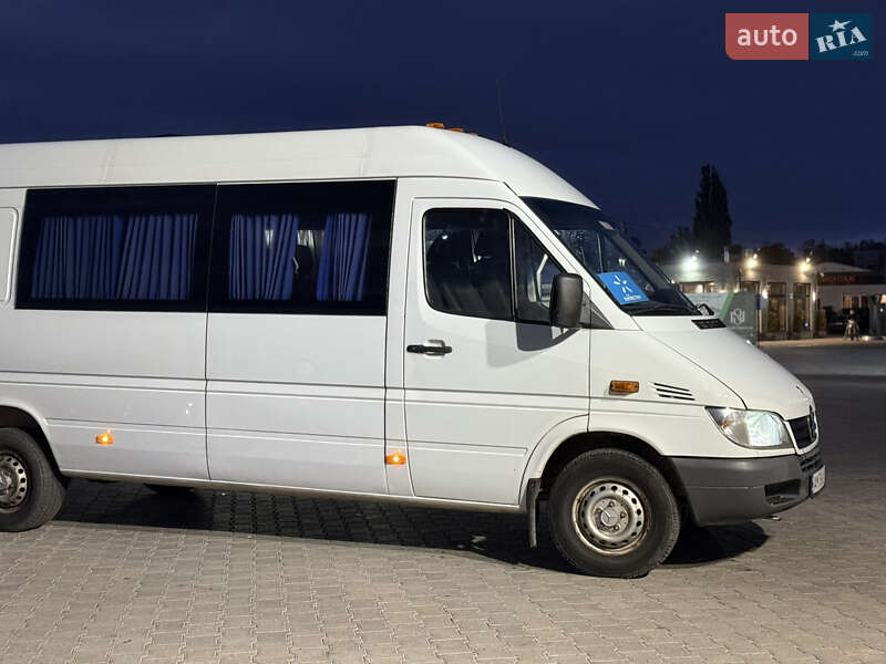 Вантажопасажирський фургон Mercedes-Benz Sprinter 2005 в Звягелі