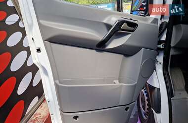 Грузовой фургон Mercedes-Benz Sprinter 2015 в 