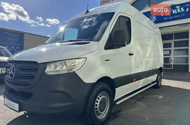 Грузовой фургон Mercedes-Benz Sprinter 2021 в 