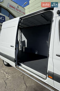 Грузовой фургон Mercedes-Benz Sprinter 2021 в 