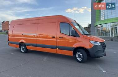 Грузовой фургон Mercedes-Benz Sprinter 2021 в 