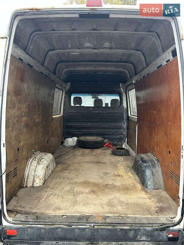 Микроавтобус грузовой (до 3,5т) Mercedes-Benz Sprinter 2006 в Киеве фото 9 Микроавтобус грузовой (до 3,5т) Mercedes-Benz Sprinter 2006 в Киеве