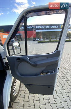 Вантажний фургон Mercedes-Benz Sprinter 2002 в  фото 31 Вантажний фургон Mercedes-Benz Sprinter 2002 в