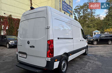 Грузовой фургон Mercedes-Benz Sprinter 2024 в 