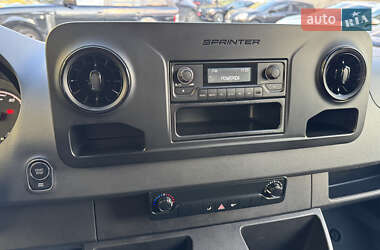 Грузовой фургон Mercedes-Benz Sprinter 2024 в 