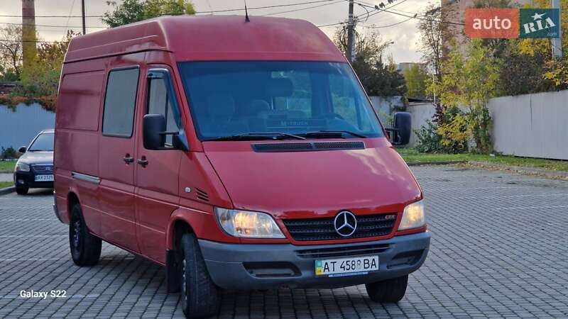 Вантажопасажирський фургон Mercedes-Benz Sprinter 2005 в Івано-Франківську