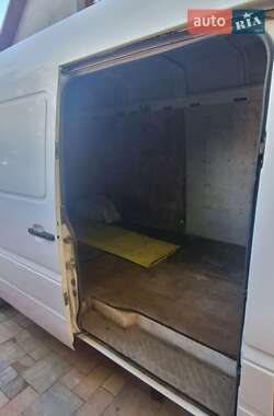 Грузовой фургон Mercedes-Benz Sprinter 2001 в 