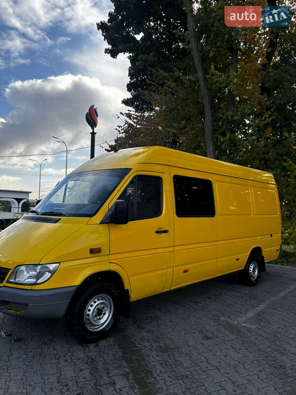 Вантажопасажирський фургон Mercedes-Benz Sprinter 2004 в Львові фото 3 Вантажопасажирський фургон Mercedes-Benz Sprinter 2004 в Львові