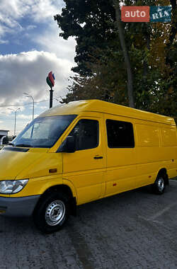 Грузопассажирский фургон Mercedes-Benz Sprinter 2004 в  фото 3 Грузопассажирский фургон Mercedes-Benz Sprinter 2004 в