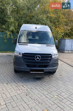 Грузовой фургон Mercedes-Benz Sprinter 2021 в 
