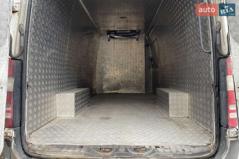 Вантажний фургон Mercedes-Benz Sprinter 2008 в Чернівцях фото 8 Вантажний фургон Mercedes-Benz Sprinter 2008 в Чернівцях