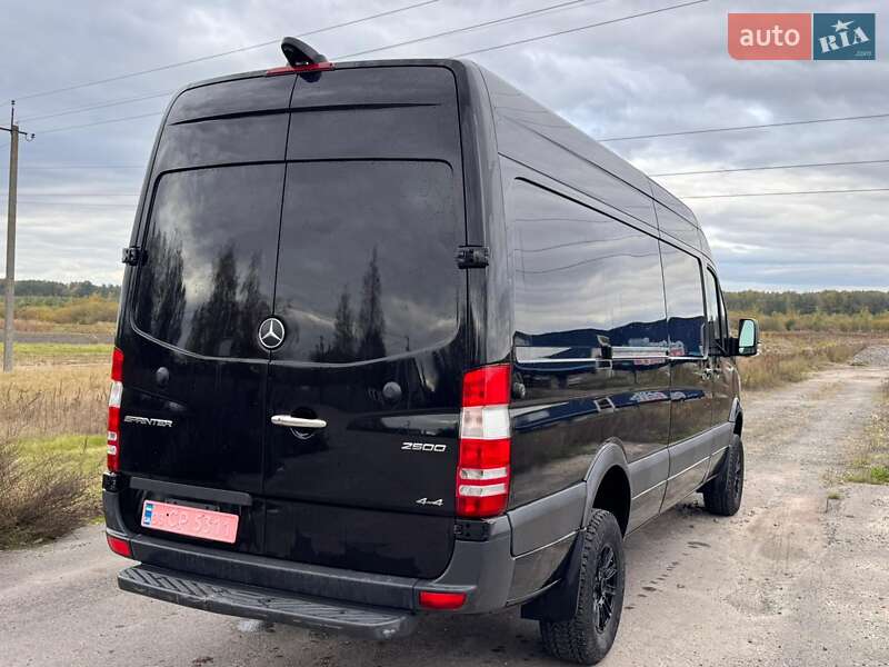 Грузопассажирский фургон Mercedes-Benz Sprinter 2016 в Ровно