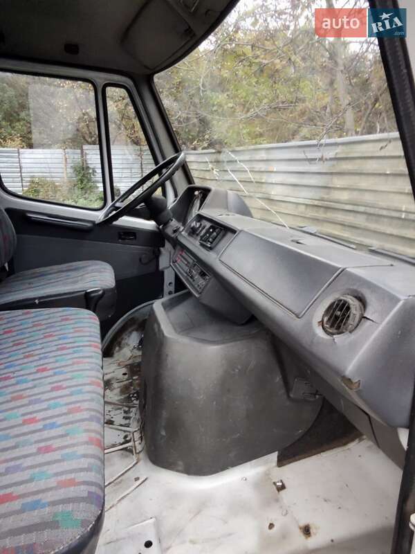 Вантажний фургон Mercedes-Benz Sprinter 1994 в Калуші