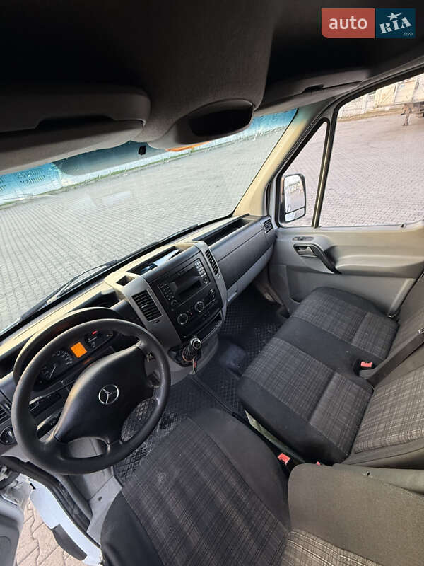 Вантажний фургон Mercedes-Benz Sprinter 2014 в Чернівцях фото 7 Вантажний фургон Mercedes-Benz Sprinter 2014 в Чернівцях