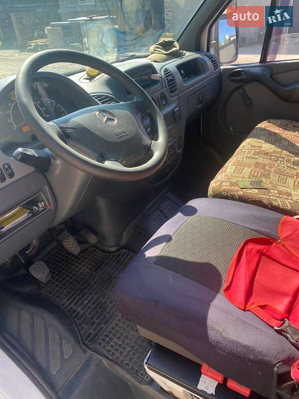 Вантажний фургон Mercedes-Benz Sprinter 2006 в Чернівцях