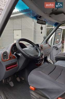 Микроавтобус Mercedes-Benz Sprinter 2005 в  фото 11 Микроавтобус Mercedes-Benz Sprinter 2005 в