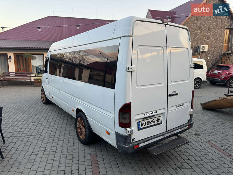 Микроавтобус Mercedes-Benz Sprinter 2000 в Иршаве
