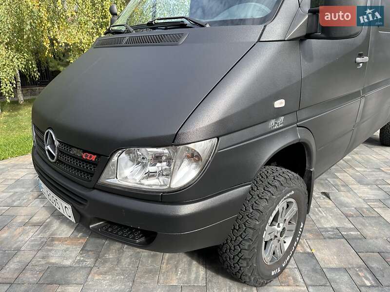 Микроавтобус грузовой (до 3,5т) Mercedes-Benz Sprinter 2004 в 