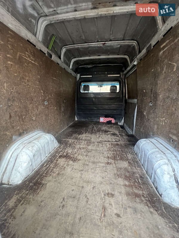 Грузовой фургон Mercedes-Benz Sprinter 2001 в Коростене