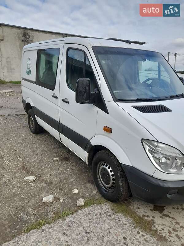 Грузовой фургон Mercedes-Benz Sprinter 2012 в Львове