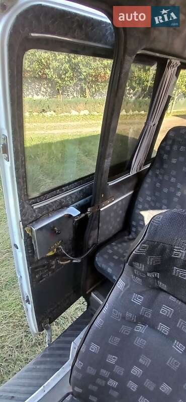 Приміський автобус Mercedes-Benz Sprinter 2005 в Кам'янець-Подільському фото 17 Приміський автобус Mercedes-Benz Sprinter 2005 в Кам'янець-Подільському