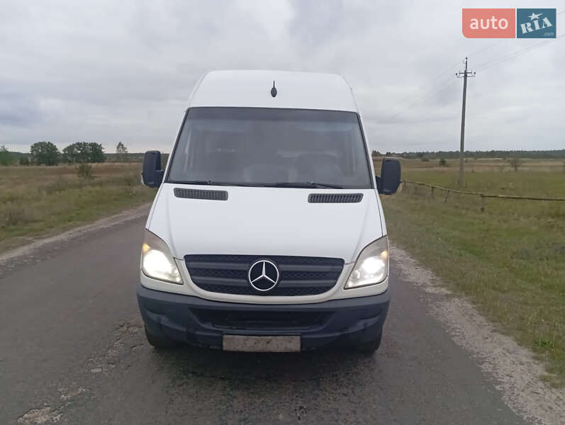Вантажний фургон Mercedes-Benz Sprinter 2006 в 