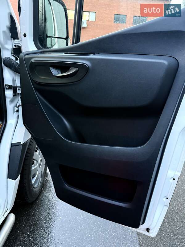 Вантажний фургон Mercedes-Benz Sprinter 2020 в Києві фото 40 Вантажний фургон Mercedes-Benz Sprinter 2020 в Києві