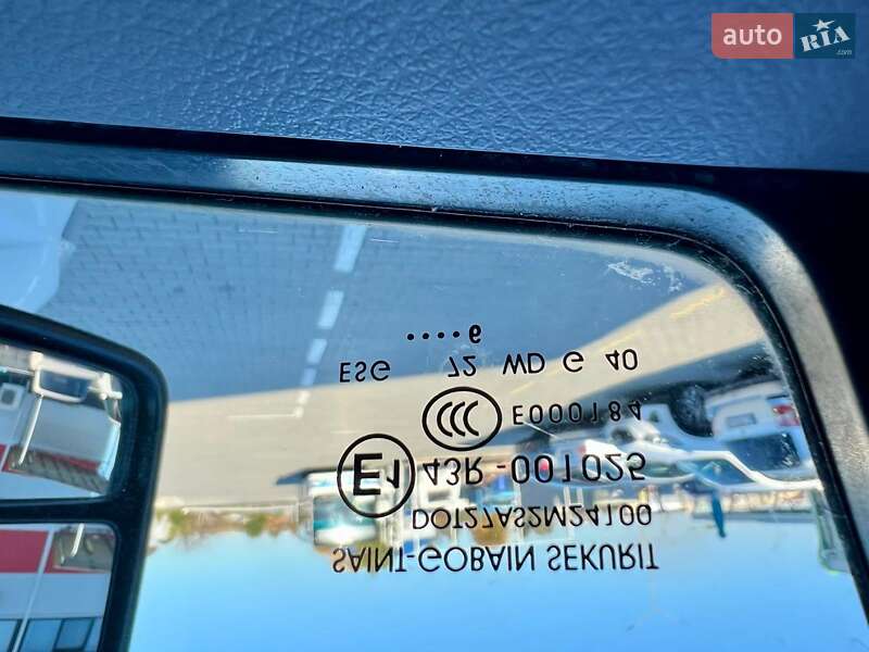 Вантажний фургон Mercedes-Benz Sprinter 2016 в Нововолинську