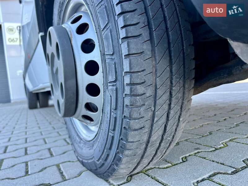 Вантажний фургон Mercedes-Benz Sprinter 2016 в Нововолинську