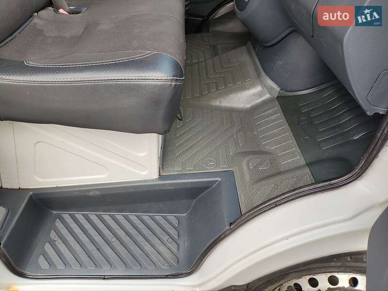 Вантажний фургон Mercedes-Benz Sprinter 2006 в Кропивницькому