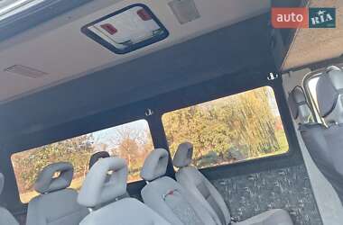 Микроавтобус Mercedes-Benz Sprinter 2005 в  фото 23 Микроавтобус Mercedes-Benz Sprinter 2005 в