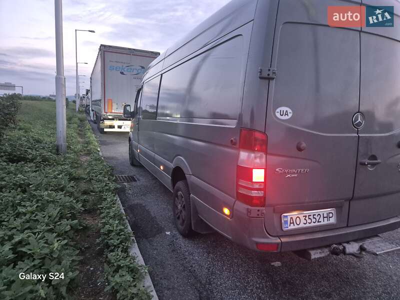 Микроавтобус Mercedes-Benz Sprinter 2008 в Межгорье