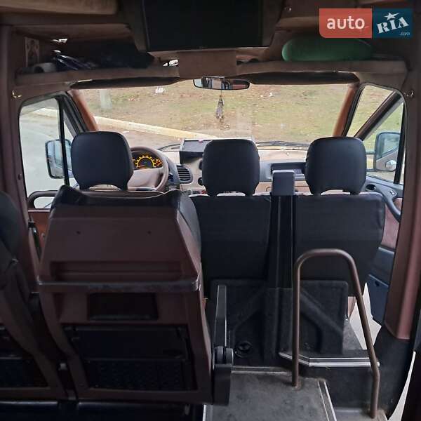 Приміський автобус Mercedes-Benz Sprinter 2001 в Бучі
