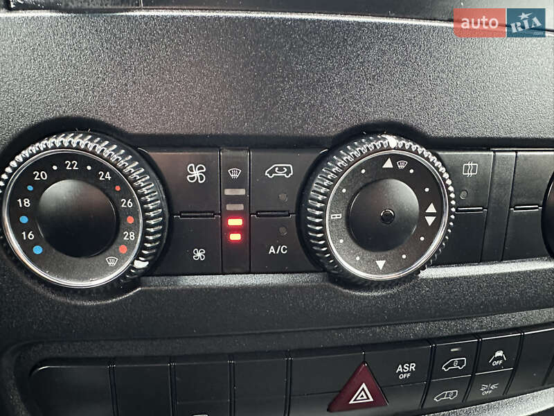 Вантажний фургон Mercedes-Benz Sprinter 2016 в Бердичеві фото 21 Вантажний фургон Mercedes-Benz Sprinter 2016 в Бердичеві
