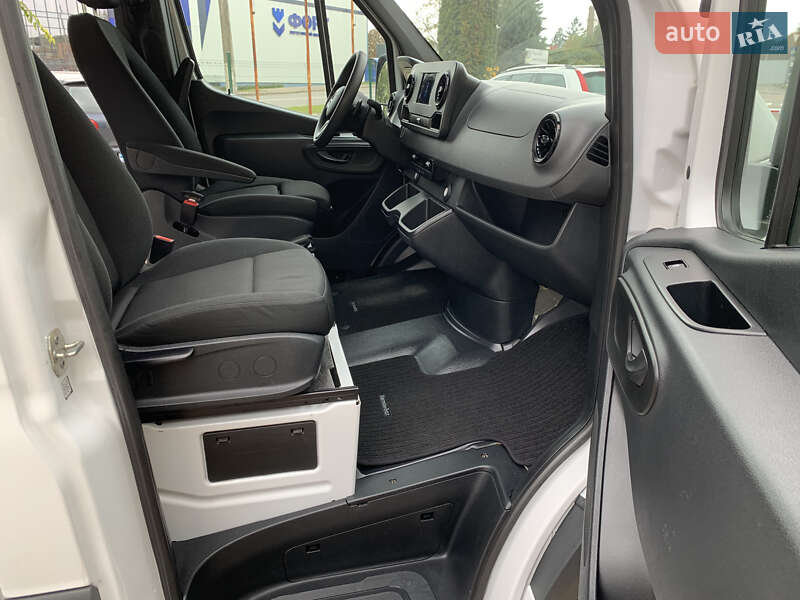 Мікроавтобус Mercedes-Benz Sprinter 2022 в Рівному фото 26 Мікроавтобус Mercedes-Benz Sprinter 2022 в Рівному