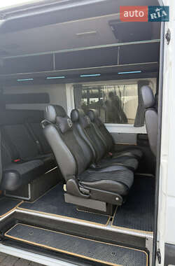Микроавтобус Mercedes-Benz Sprinter 2011 в  фото 5 Микроавтобус Mercedes-Benz Sprinter 2011 в