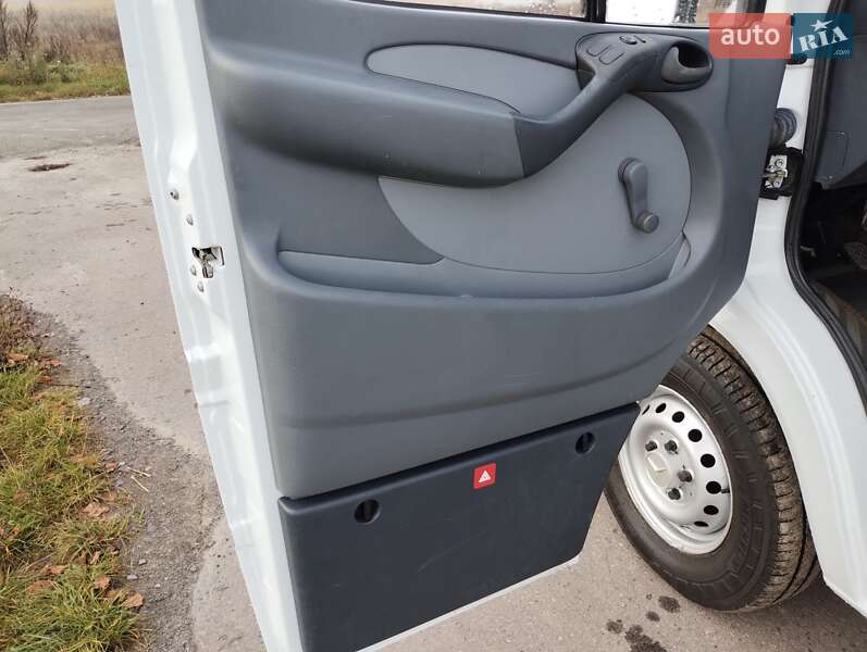 Вантажний фургон Mercedes-Benz Sprinter 2004 в Костопілі фото 22 Вантажний фургон Mercedes-Benz Sprinter 2004 в Костопілі