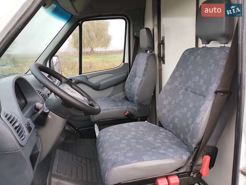 Вантажний фургон Mercedes-Benz Sprinter 2004 в Костопілі фото 24 Вантажний фургон Mercedes-Benz Sprinter 2004 в Костопілі