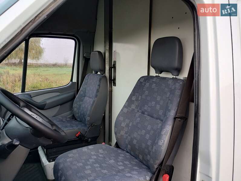 Вантажний фургон Mercedes-Benz Sprinter 2004 в Костопілі фото 29 Вантажний фургон Mercedes-Benz Sprinter 2004 в Костопілі