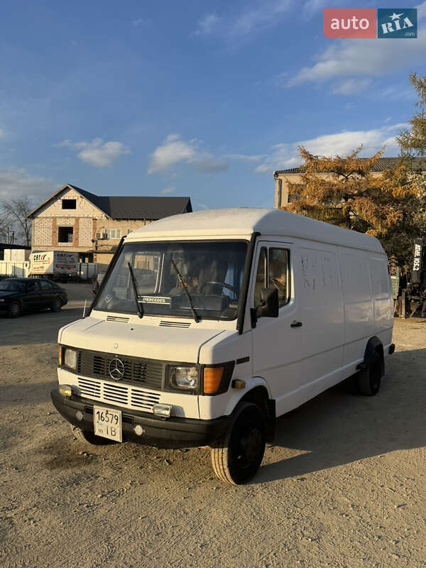 Вантажний фургон Mercedes-Benz Sprinter 1995 в Верхньому Вербіжі